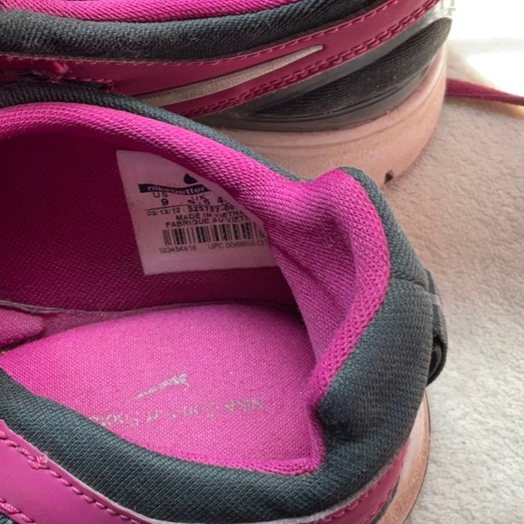 Nike Women's Athletic Shoes in Pink and Gray - Picture 5 of 7